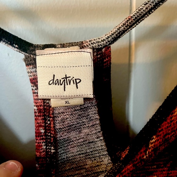 NWOT Women’s Floral Daytrip Xl Top - Picture 4 of 7